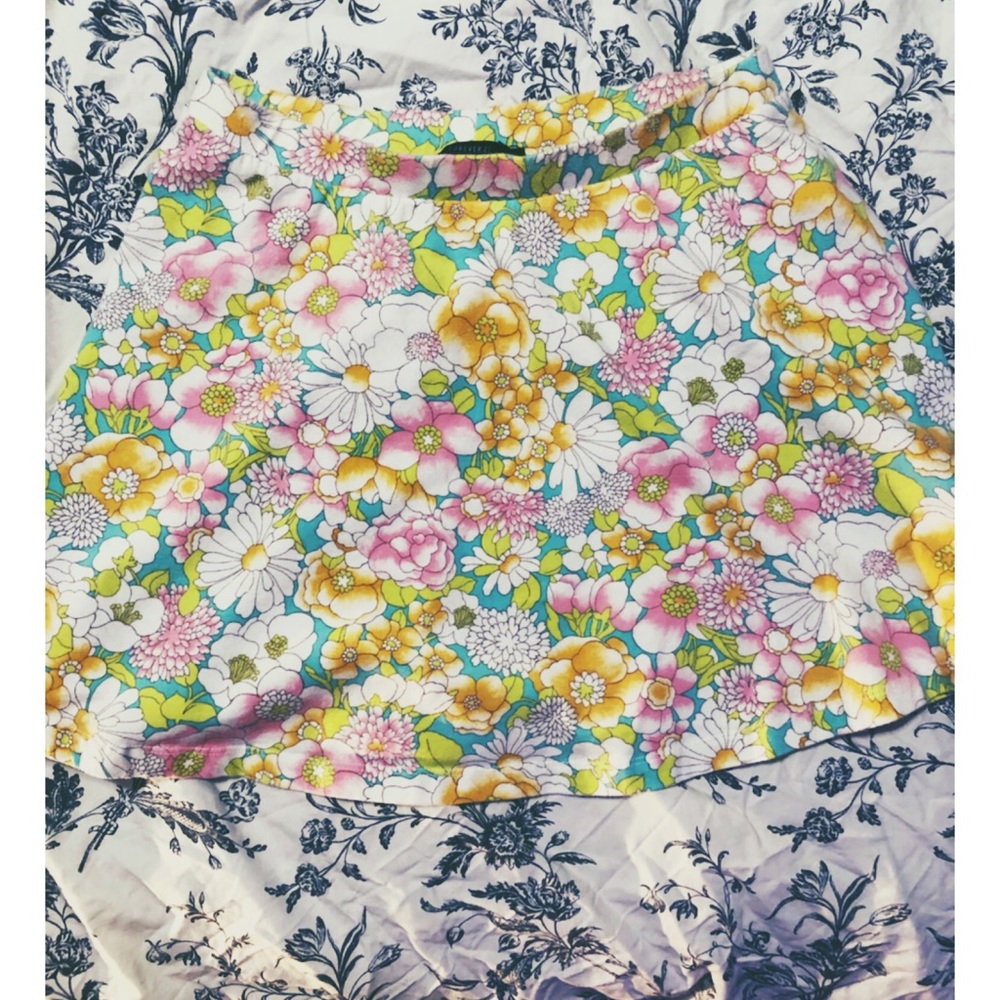 Spring time floral mini skirt 🌸💓
